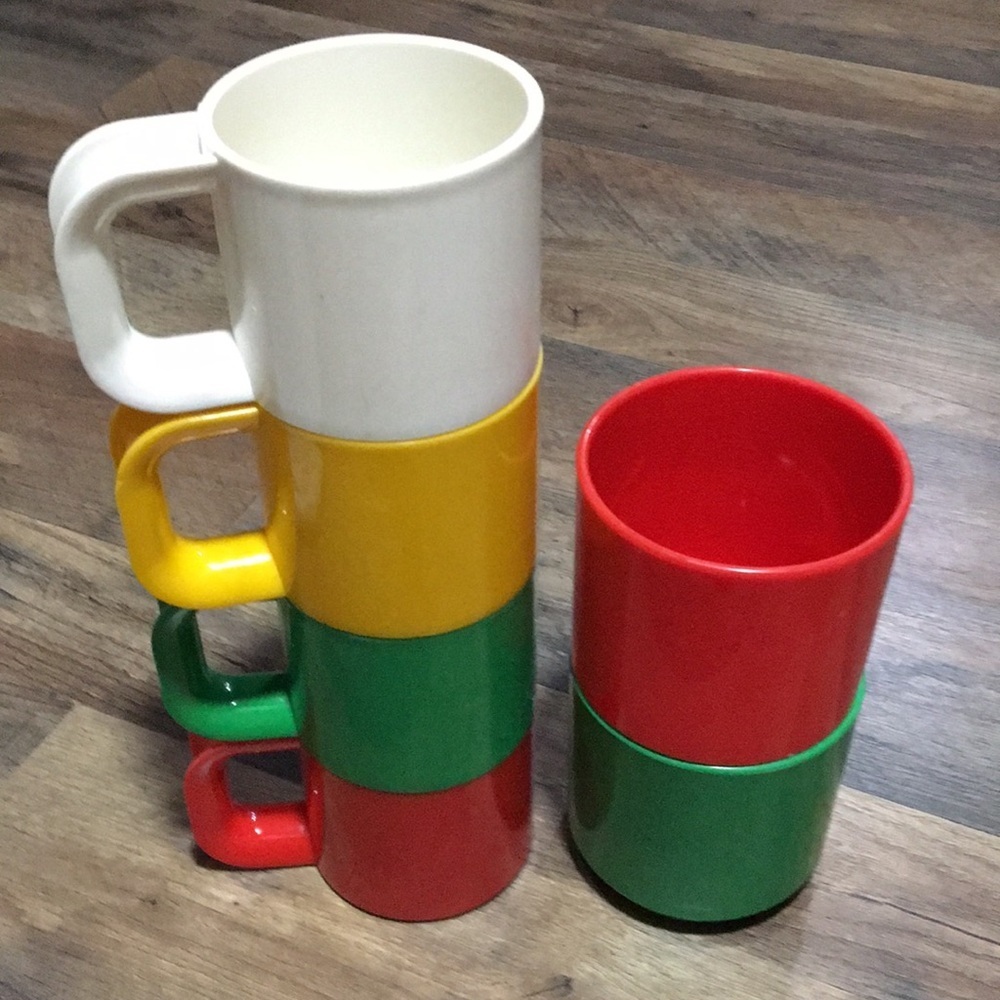 10 Piece Vintage Ingrid Picnic Set Stackable Snack Plates/Cups For RV/Pool/Boat - Picture 12 of 13